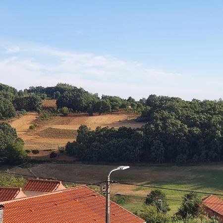 Casa Da Fonte Em Prada, Vinhais Luaran gambar