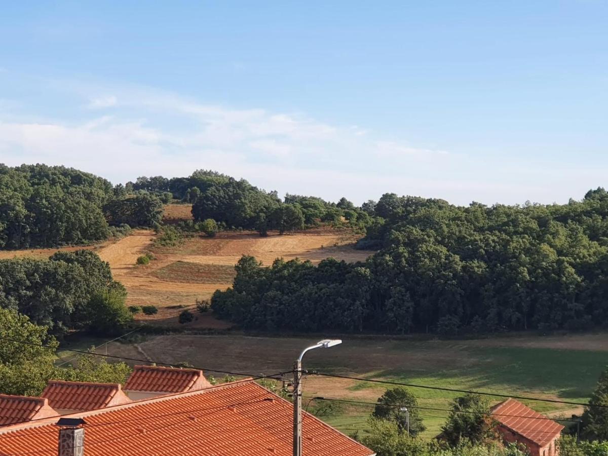 Casa Da Fonte Em Prada, Vinhais Luaran gambar