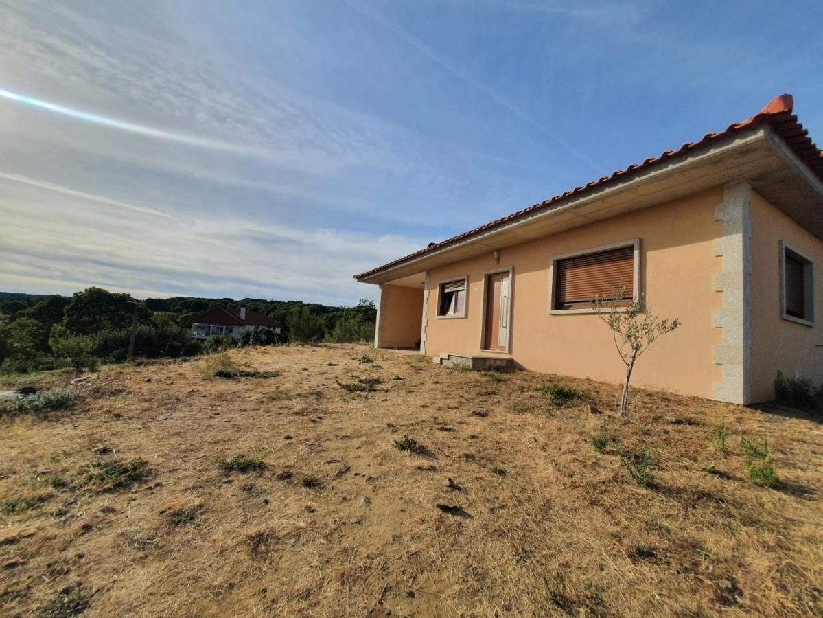 Casa Da Fonte Em Prada, Vinhais Luaran gambar