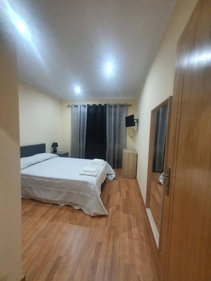 Casa Da Fonte Em Prada, Vinhais Luaran gambar