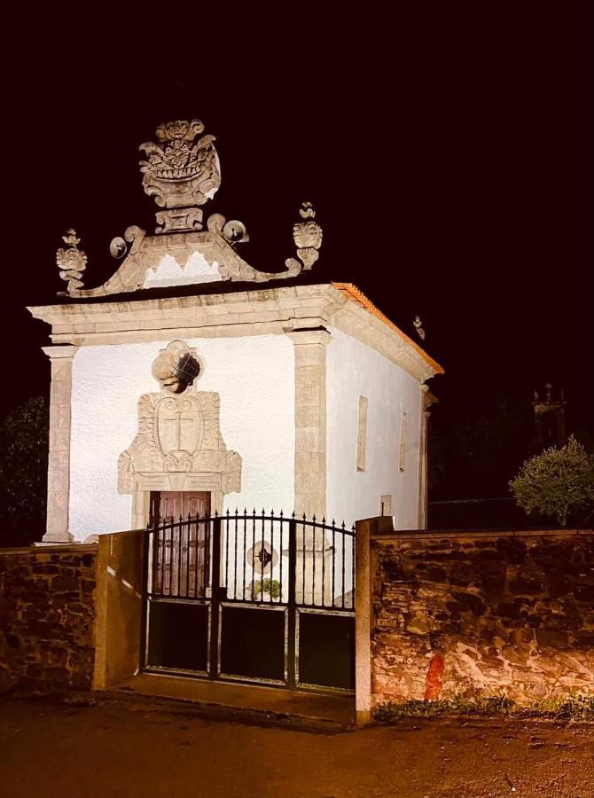 Casa Da Fonte Em Prada, Vinhais Luaran gambar